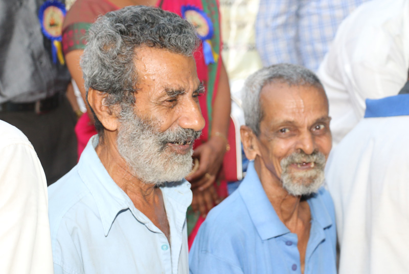 Grace Ministry in association with Meramajal Meri Jann (Facebook Page) organized a charity event in Shree Matha Lakshani Shanthidama old age in Mangaluru.