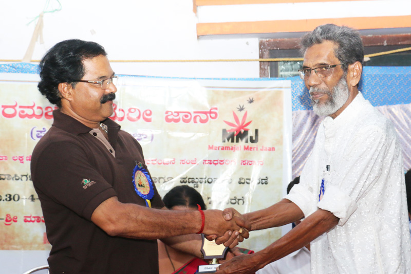 Grace Ministry in association with Meramajal Meri Jann (Facebook Page) organized a charity event in Shree Matha Lakshani Shanthidama old age in Mangaluru.