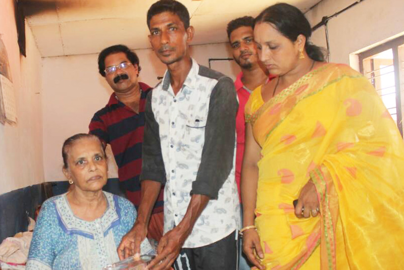 Grace Ministry in association with Meramajal Meri Jann (Facebook Page) organized a charity event in Shree Matha Lakshani Shanthidama old age in Mangaluru.
