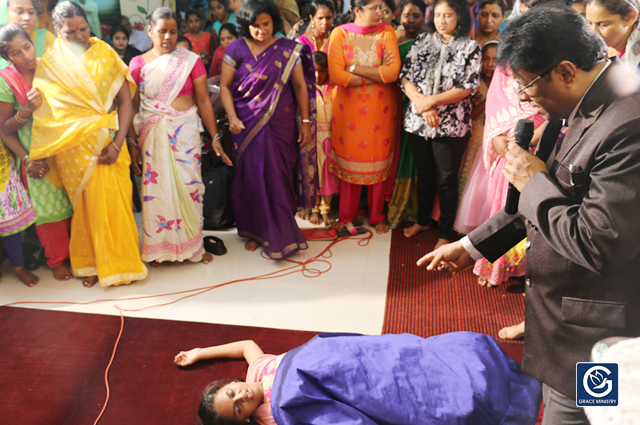 Demon Possessed Tenager gets complete Deliverance by the Prayers of Bro Andrew Richard, Grace Ministry Mangalore. she was Demon Possessed for several Long years nevertheless Jesus set her free. 