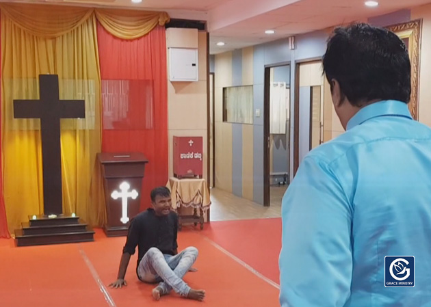 Youth who was extremely Demon Possessed for about 4 years receives instantaneous Deliverance in the Prayer Center of Grace Ministry in Mangalore by Bro Andrew Richard. 