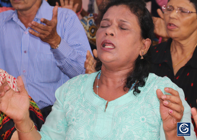 Instantly Healed from Stomach Gland through the prayers of Sis Hanna Richard while attended the retreat prayer of Grace Ministry at its prayer centre in Balmatta, Mangalore 