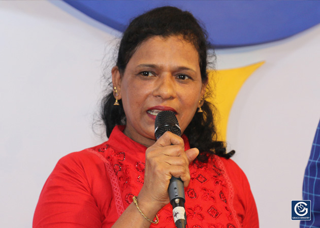 Instantly Healed from Stomach Gland through the prayers of Sis Hanna Richard while attended the retreat prayer of Grace Ministry at its prayer centre in Balmatta, Mangalore 