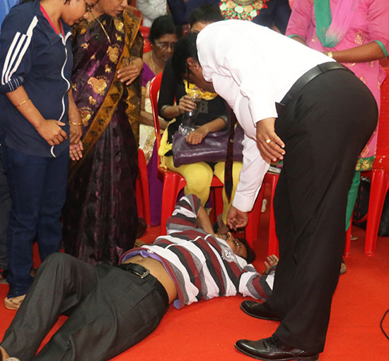 Grace Ministry celebrates New Year Prayer 2017 with immense grandeur at prayer center in Mangalore. Hundreds thronged to worship and receive God's blessing. 